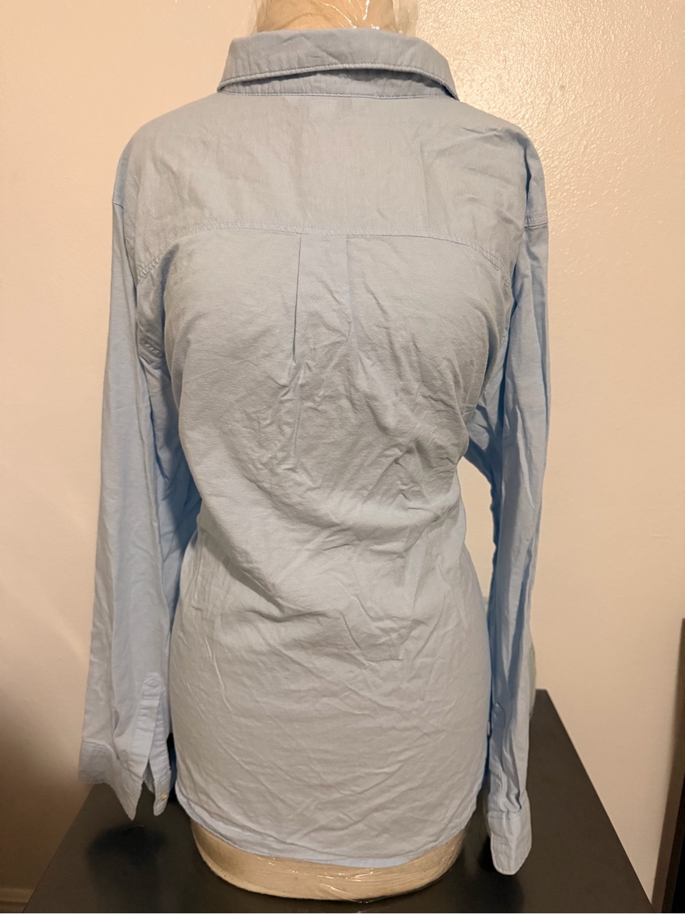 Old Navy Light Blue Women’s Button-Down Shirt - Picture 2 of 3